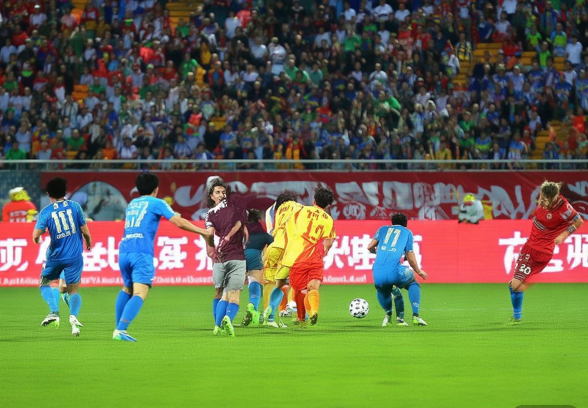 2017中超申花对鲁能巅峰对决回顾：经典瞬间与战术解析